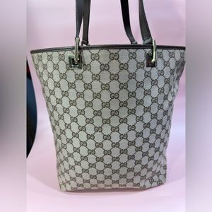 Gucci bucket tote